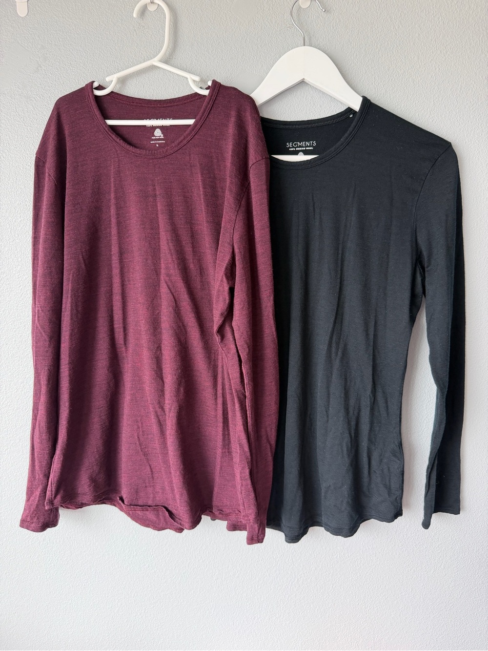 Seg’ments lot of 2 black and marroon long sleeve merino wool tops Women’s sz L